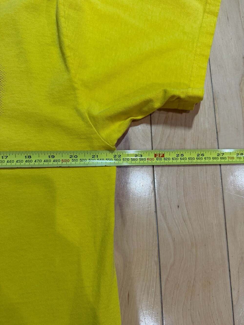 Vintage Y2K Yellow Nike Center Swoosh Graphic Tee - Picture 6 of 8